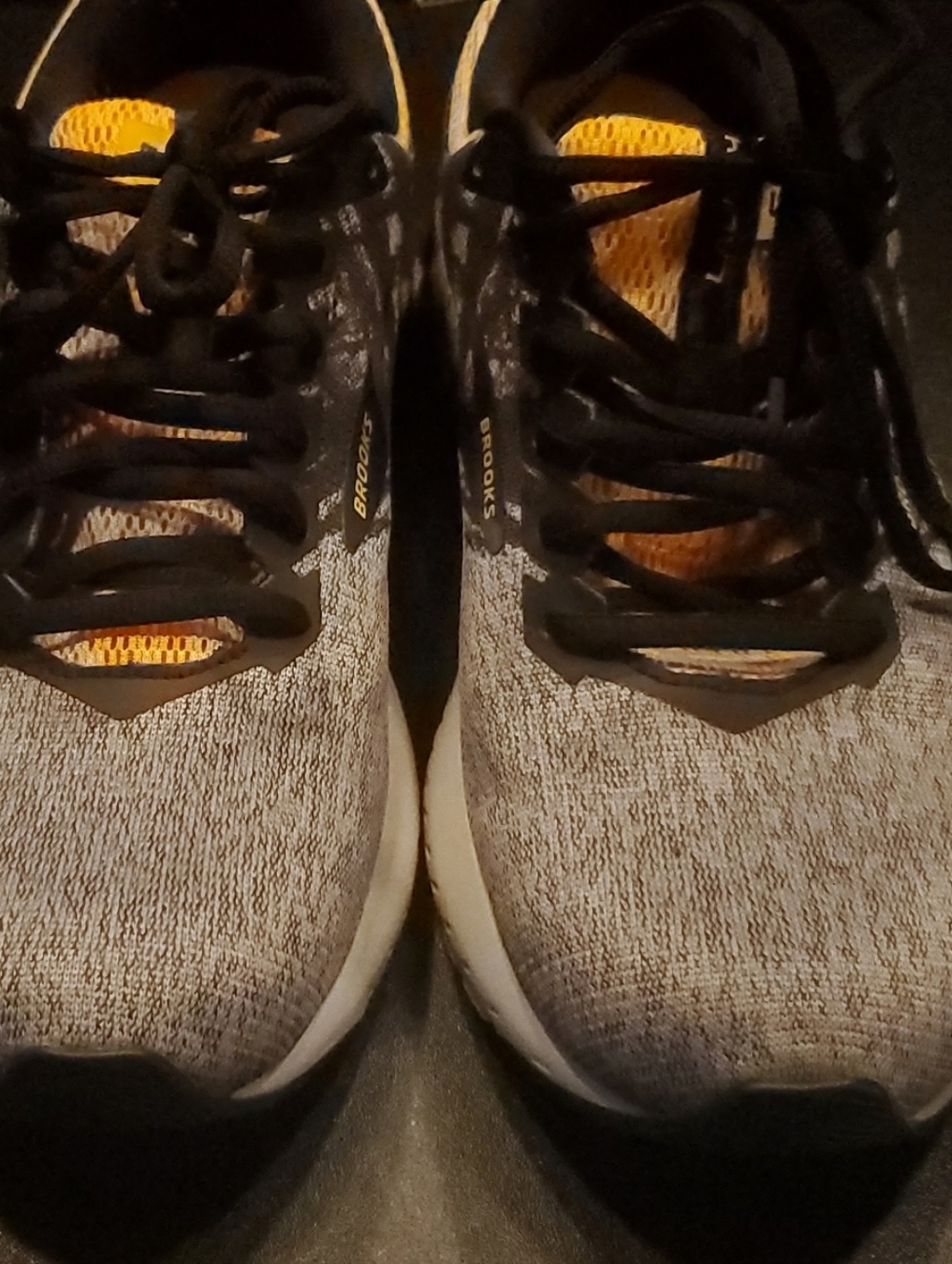 Brooks Black Yellow & Gray Men Size 9